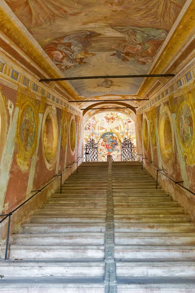 Fresco i den mellersta Golgata-kyrkan. Banska Stiavnica, Slovakien. — Stockfoto