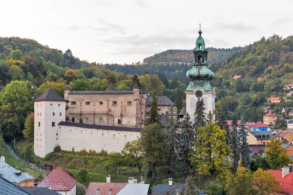 Banska Stiavnica paisaje urbano en Eslovaquia . — Foto de Stock