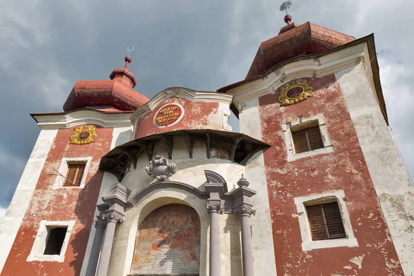 Górny Kościół barokowy Kalwarii w Banská Štiavnica, Slovakia. — Zdjęcie stockowe