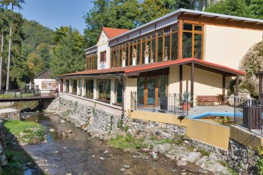 Bath spa Resort Sklene Teplice, Slovakya mağara.