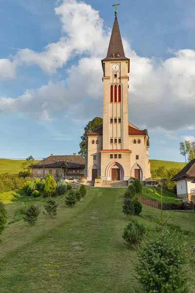 Iglesia en Liptovsky Trnovec, Eslovaquia . —  Fotos de Stock