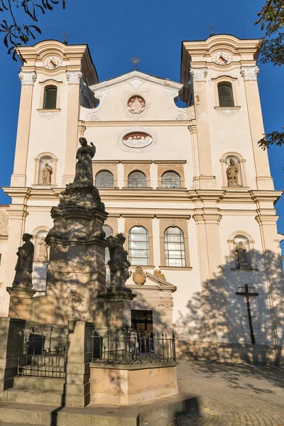 Kyrkan av franciskanska kloster i Prešov, Slovakia. — Stockfoto