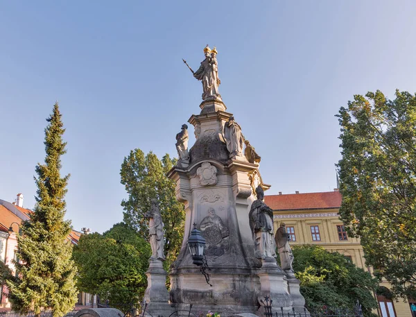 Rzeźba Niepokalanej w Preszów, Słowacja. — Zdjęcie stockowe