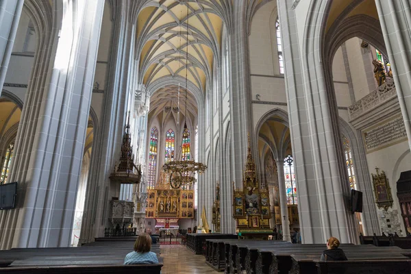 Katedralen i St. Elizabeth interiör i Kosice, Slovakien. — Stockfoto
