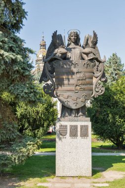 Kosice arması, Slovakya bronz heykeli.