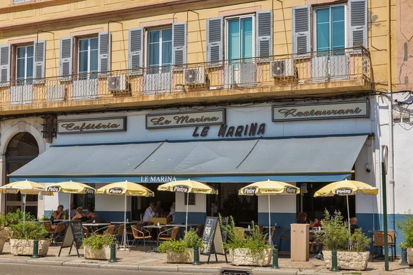 Cafe restaurant Le Marina exteriér v Bastia. Korsika, Francie. — Stock fotografie