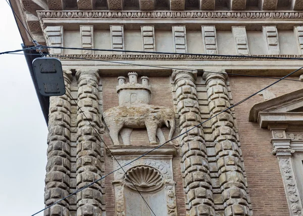 Fantuzzi palace ancient wall relief in Bologna, Italy. — Stock Photo, Image