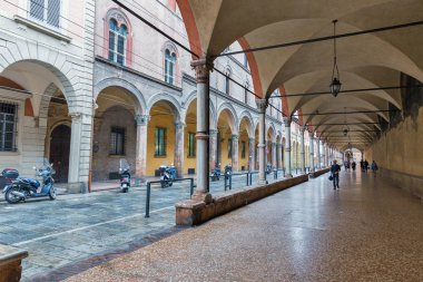 İtalya, Bologna 'da antik sütunlar.