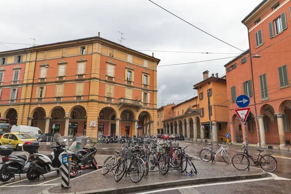 Bologna történelmi központja városkép, Olaszország. — Stock Fotó