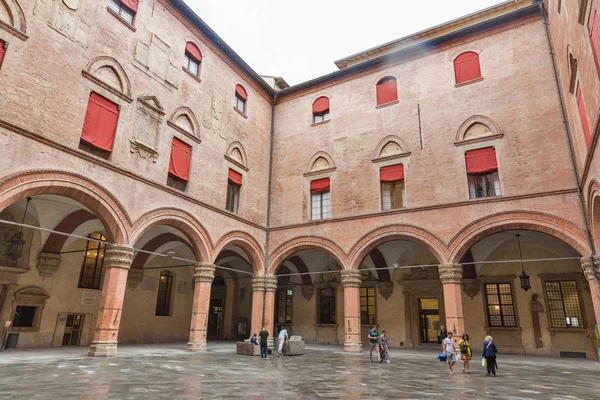 Accursio Palace court yard in Bologna, Italy. — Stock Photo, Image