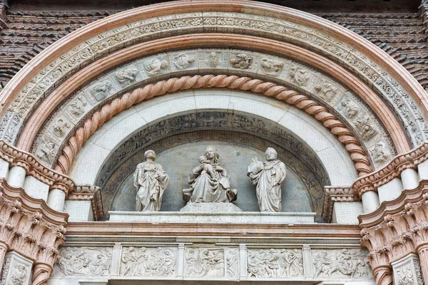 Fasada bazyliki San Petronio w Bolonii, Włochy. — Zdjęcie stockowe
