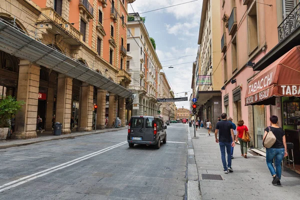 Ugo Bassi street in Bologna, Italy. — Stock fotografie