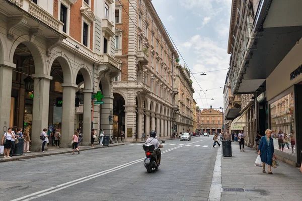 Ugo Bassi street in Bologna, Italy. — Stock Photo, Image