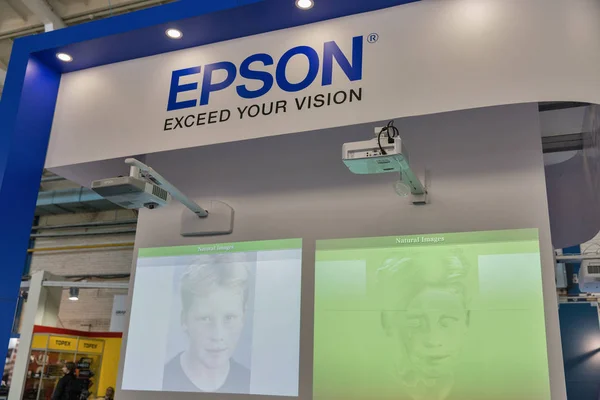 Epson stand op Cee 2019 in Kiev, Oekraïne. — Stockfoto