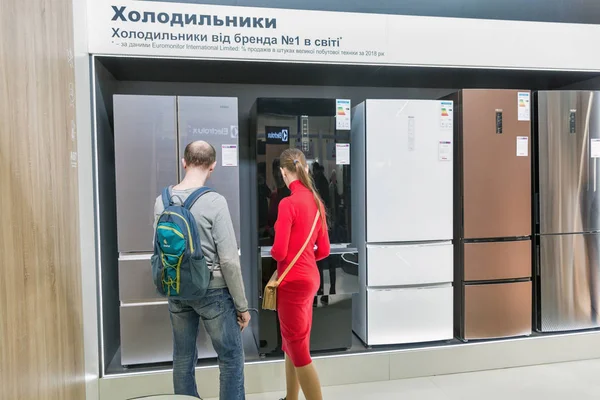 Cabine da empresa de eletrodomésticos Haier na CEE 2019 em Kiev, Ucrânia . — Fotografia de Stock