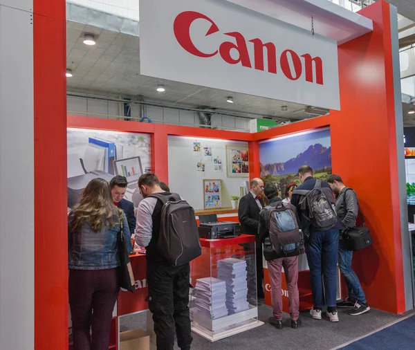 Canon booth at CEE 2019 in Kyiv, Ukraine. — Stock Photo, Image