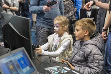 Ukrayna, Kyiv 'deki Cee 2019' da bilgisayar oyunları kulübesi..