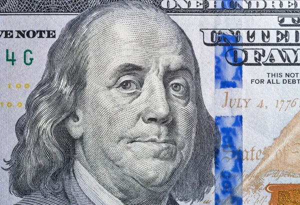 Us präsident benjamin franklin porträt auf einhundert-dollar-schein — Stockfoto