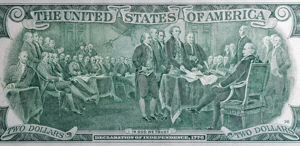 Декларация независимости на двухдолларовой купюре крупным планом
