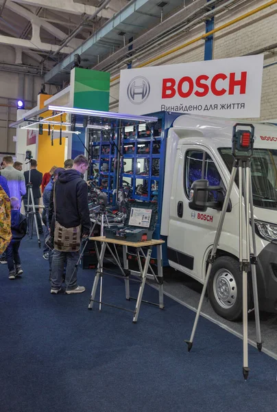 Kyiv Ukraine April 2019 People Visit Bosch German Multinational Engineering — ストック写真