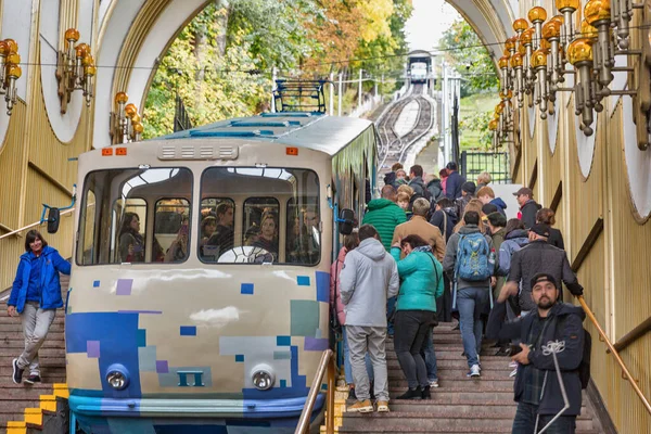 Kyiv Ukraine October 2019 People Visit Kyiv Funicular Station Funicular — 图库照片