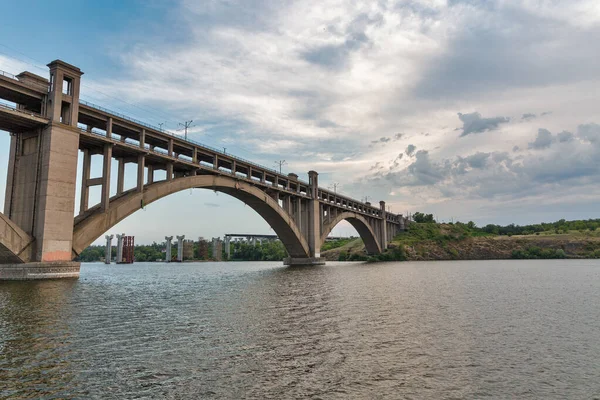 Preobrazhensky Bron Över Floden Dnepr Till Khortitsa Staden Zaporozhye Ukraina — Stockfoto