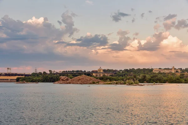 Zaporizhia Stadsgezicht Rivier Dnjepr Bij Zonsondergang Oekraïne Dnipro Hydro Elektrische — Stockfoto