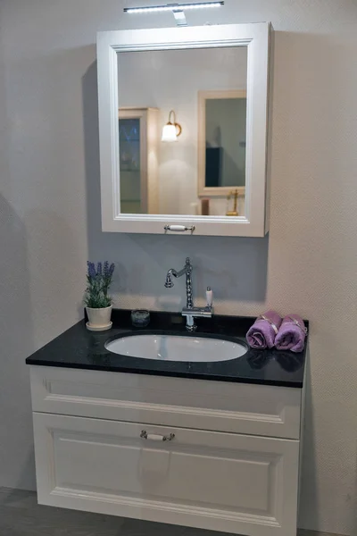 Rectangular Mirror Wall Bathroom Interior Closeup — Stock Photo, Image