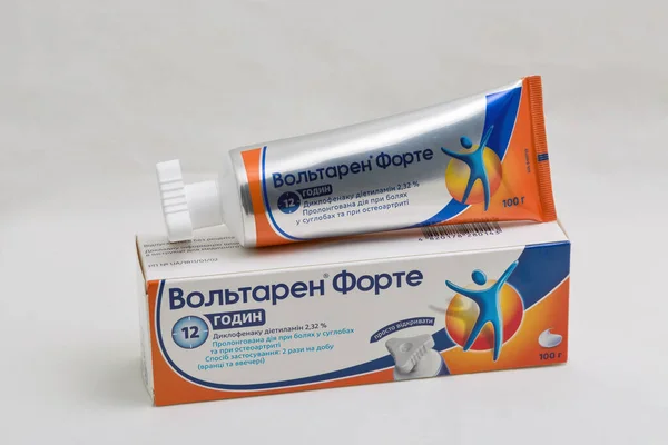 Киев Украина Декабря 2019 Трубка Voltaren Forte Эмульгелевого Крупного Плана — стоковое фото