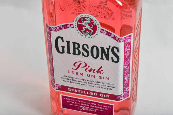 Kyiv Ukraine March 2020 Gibsons Premium Pink Gin Bottle Closeup — Stock Photo, Image