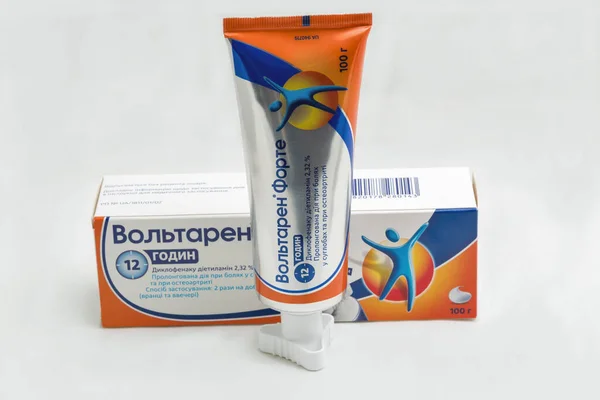 Киев Украина Декабря 2019 Трубка Voltaren Forte Эмульгелевого Крупного Плана — стоковое фото