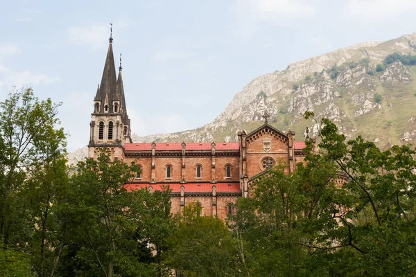 Basílica de Covadonga en Asturias — Foto de Stock