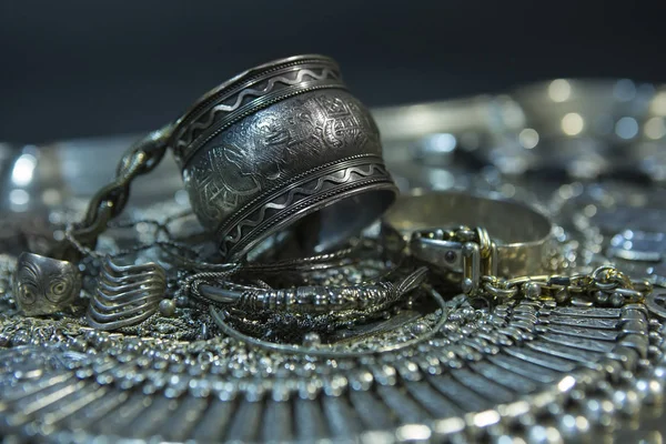 Schat, hoop prachtige Oosterse zilver bruids sieraden (Indi — Stockfoto