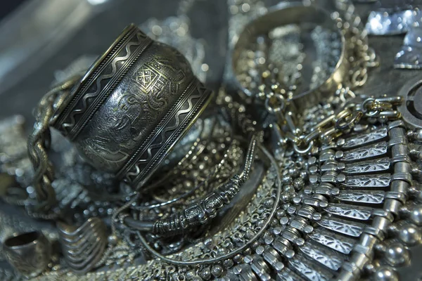 Schat, hoop prachtige Oosterse zilver bruids sieraden (Indi — Stockfoto