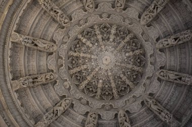 Ranakpur, Hindistan, Rajasthan Jain Tapınağı. Chaumukha mandire. 