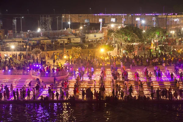Ayodya, Indien - 2019: Menschen feiern Diwali-Hindu-Fest — Stockfoto