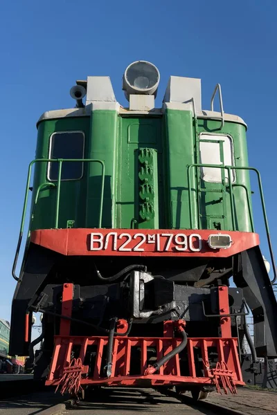 Elektrik lokomotifi Vl22, 1957 'de Sovyetler Birliği' nde üretildi. Rusya, Chelyabinsk, Güney Ural Demiryolu Tarihi Müzesi, 2019. Müze sergisi