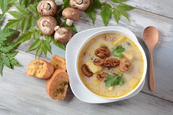 Delicious soup with mushrooms champignon and potato.Creamy Chanterelle Soup .Nordic cuisine. Vegan soup — Stock Image Delicious Soup Mushrooms Champignon Potato Creamy Chanterelle Soup Nordic Cuisine Stock Image