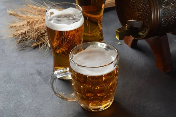 Beer Glasses Wheat Dark Background — Stock Photo, Image