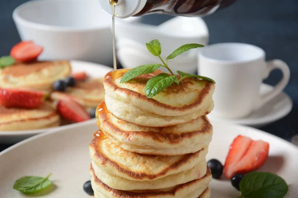Sweet Pancakes Served Fresh Blueberries Mint Strawberries Organic Agave Syrup — Stock Photo, Image