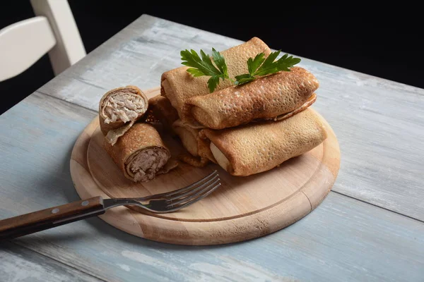 Pannekaker Fylt Med Kjøtt Urter Russisk Eller Ukrainsk Mat Hjemmelaget – stockfoto