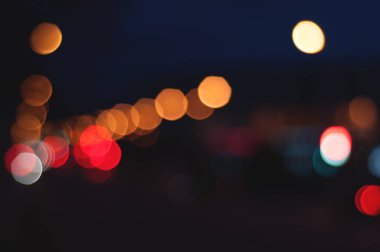 gece şehir yolun trafik ışıkları