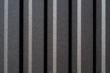 Soyut tek renkli metal düz yatay bir görünümle güneşlikler, gösteren zıt vurgular ve gölgeler.