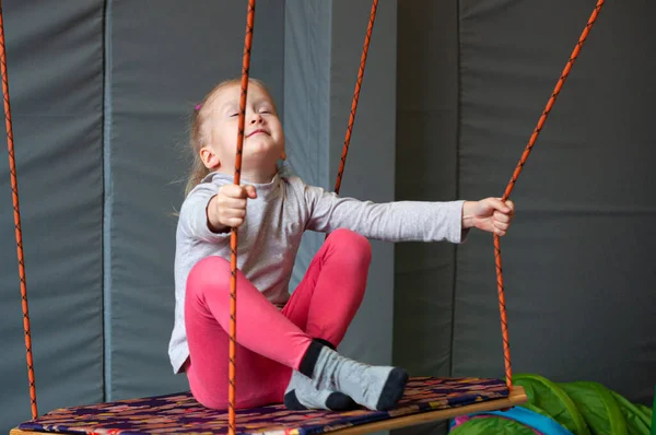 Happy Girl Enjoying Sensory Therapy Swing Sensory Integration Room — Stock Photo, Image