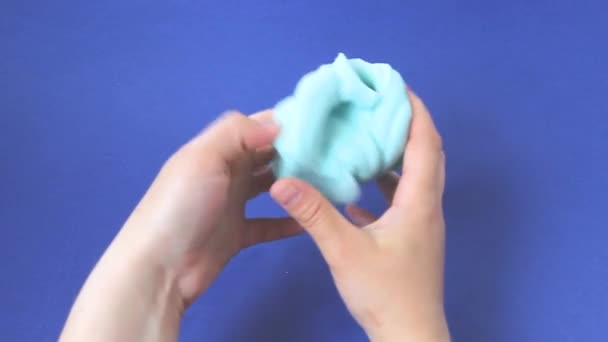 Spiel Mit Schleim Stretching Der Gooey Substanz Für Spaß Und — Stockvideo