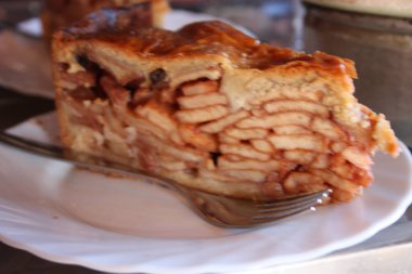 Hollanda usulü elmalı turta, yemek ya da tatlı.