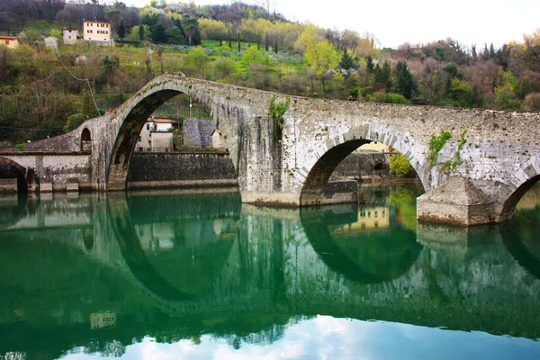 Υποβλητική Και Διάσημη Ponte Della Maddalena Της Lucca Χτισμένο Τούβλα — Φωτογραφία Αρχείου