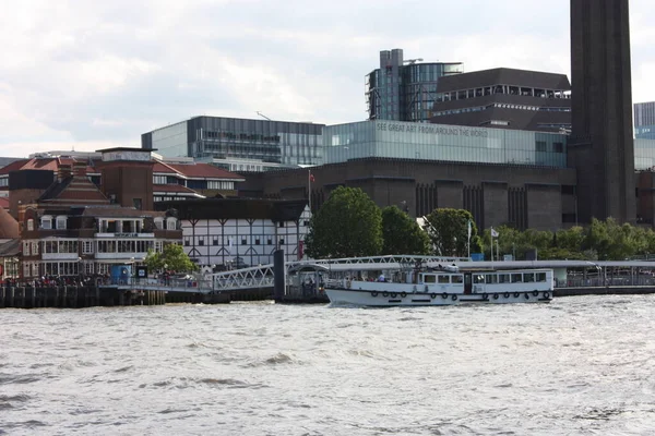 London Und Seine Historischen Und Modernen Gebäude Entlang Der Themse — Stockfoto