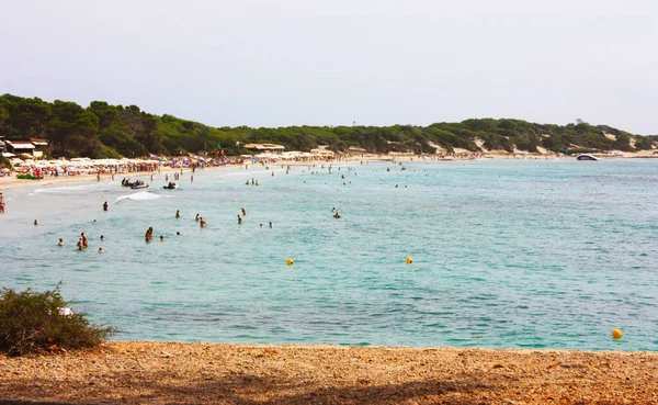 Part Azúrtenger Ibiza Híres Sós Serpenyők Híres Homokos Öbölben Spanyol — Stock Fotó