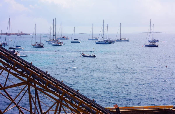 Los Barcos Mar Mediterráneo Visto Desde Puerto Entre Los Hierros — Foto de Stock